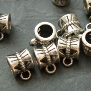 Kovový závěs 10x7,5mm - starostříbrný  | 1 ks, 10 ks, 100 ks