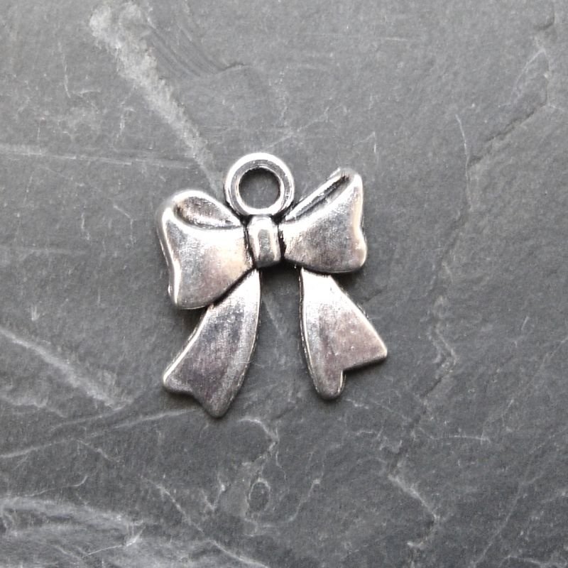 Přívěsek mašle 18x15mm - starostříbrný