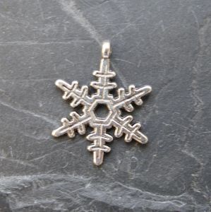 Přívěsek vločka 18x24mm - starostříbrná 