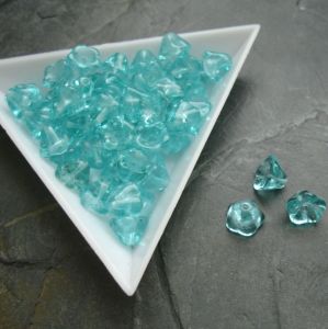 Mačkané korálky zvonečky cca 6x8mm - zelené  | 10 ks