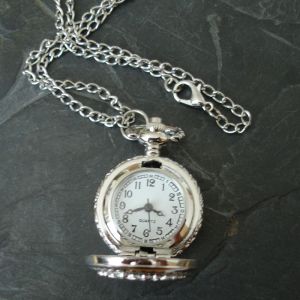Komponent malé kapesní hodinky "cibule" s ornamentem III. - platinový - 1 ks