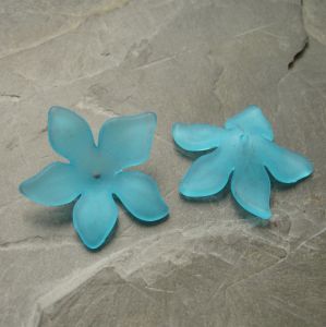 Akrylové kvítky 29mm - azurové - 3 ks