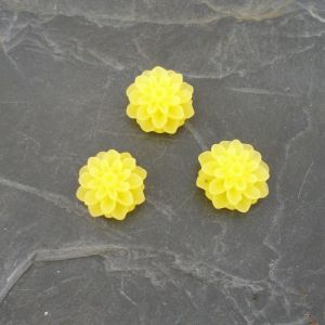 Kabošon chryzantéma 15mm - žlutá stř. - 2 ks
