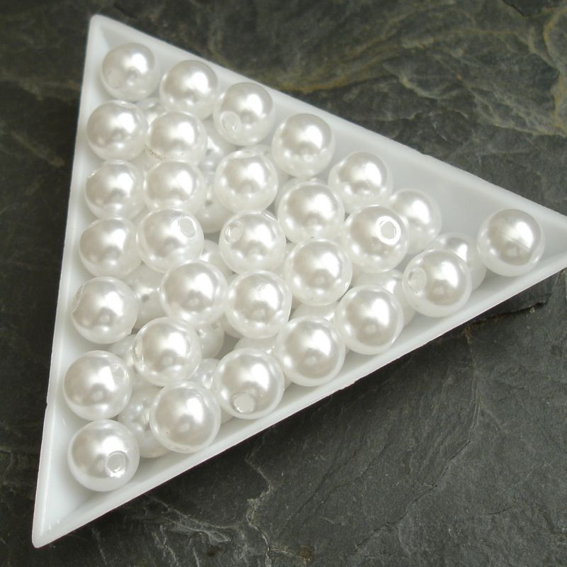 Plastové ( imitace perel ) korálky cca 8 mm - bílé - 200 ks