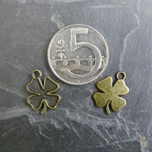 Přívěsek čtyřlístek 13x17 mm - starobronzový - 1 ks