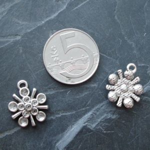 Přívěsek kytička 15x19mm - starostříbrná
