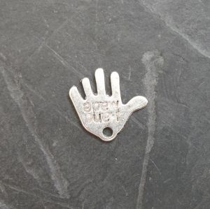 Přívěsek ruka - handmade cca 12x12mm - starostříbrná