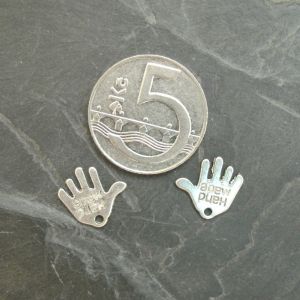 Přívěsek ruka - handmade cca 12x12mm - starostříbrná