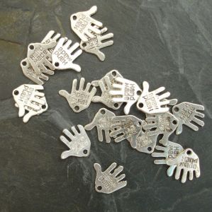 Přívěsek ruka - handmade cca 12x12mm - starostříbrná