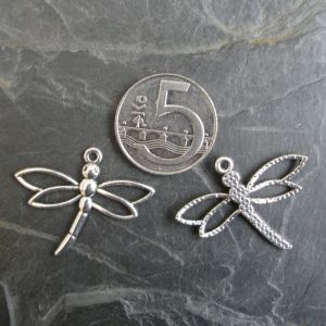 Přívěsek vážka cca 32x27 mm - starostříbrná