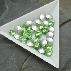 Skleněný broušený kamínek rivoli 12mm - zelený sv. - 1 ks