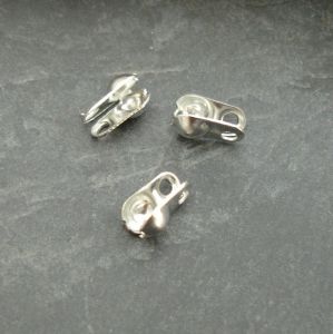 Kalotka 4x2mm s očky - platinová - 50 ks