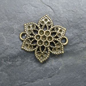 Konektor, mezikus květ 24,7x24,7mm - starobronzový 