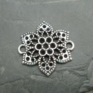 Konektor, mezikus květ 24,7x24,7mm - starostříbrný 