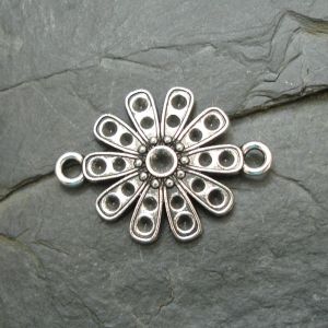 Konektor, mezikus květ 29x21mm - starostříbrný 