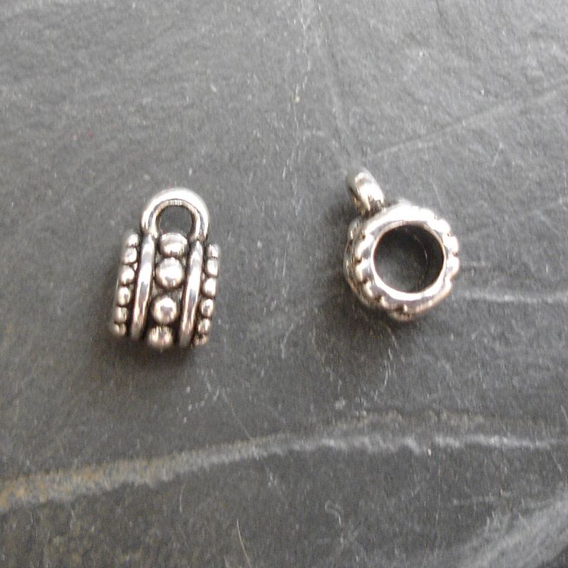 Kovový závěs 6,5x7,2mm - starostříbrný