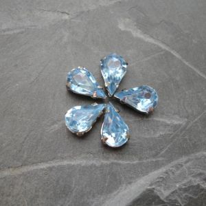 Našívací akrylové kamínky 10x6mm v kotlíku - světle modré - 1 ks