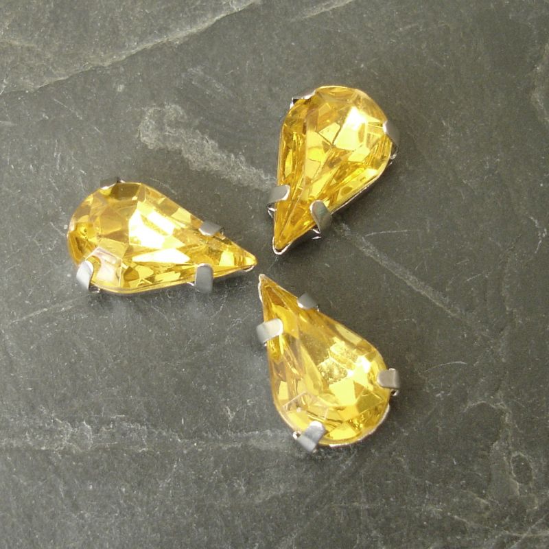 Našívací akrylové kamínky 13x8mm v kotlíku - jantarové