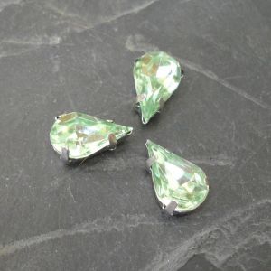 Našívací akrylové kamínky 13x8mm v kotlíku - světle zelené - 1 ks