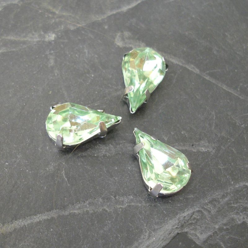 Našívací akrylové kamínky 13x8mm v kotlíku - světle zelené