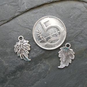 Přívěsek lísteček 11x18mm - starostříbrný
