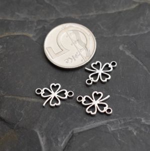 Konektor, mezikus čtyřlístek 12x15x1,5mm - starostříbrný