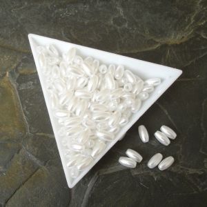 Plastové korálky rýže cca 8x4mm - bílé - 500 ks