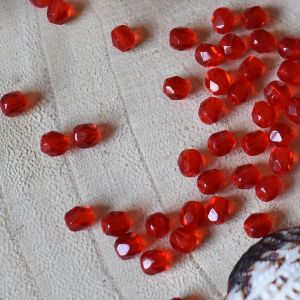 Broušené korálky 4mm - červené - 100 ks