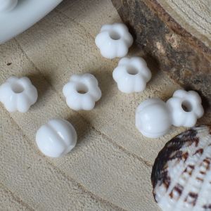 Skleněné korálky kuličky 8mm vroubkované - bílé - 2 ks G & B Beads