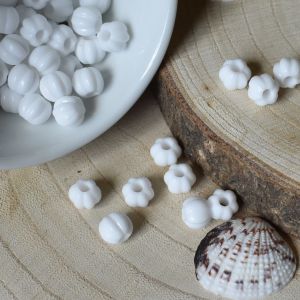 Skleněné korálky kuličky 8mm vroubkované - bílé | 2 ks, 20 ks
