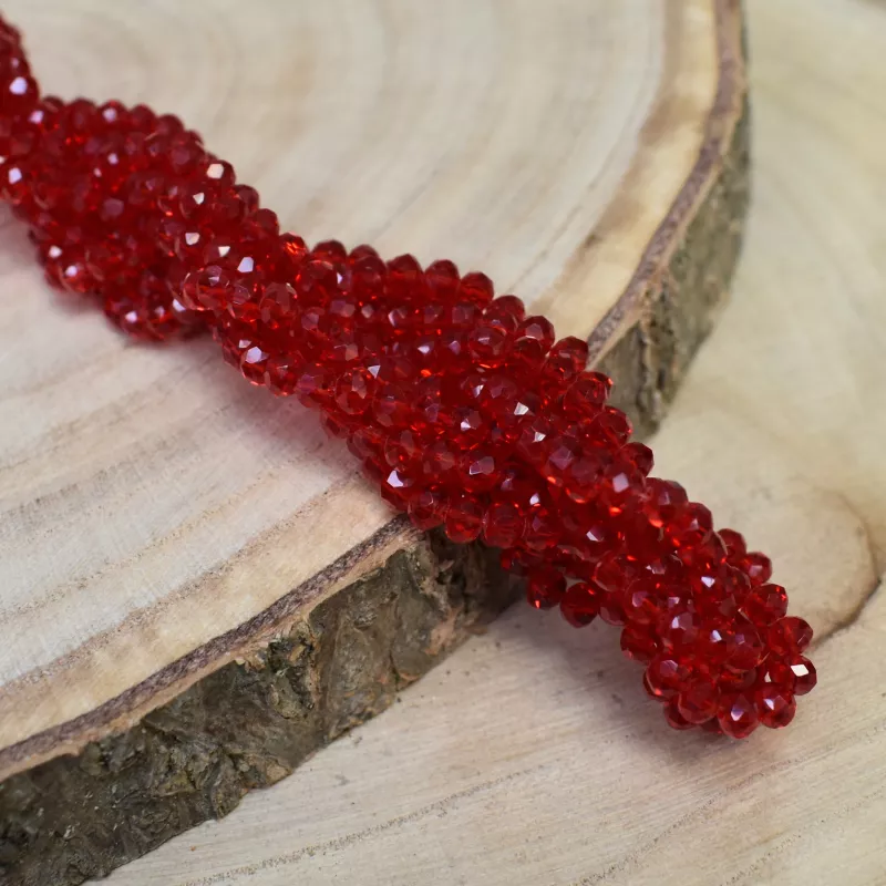 broušený korálek rondelka 4x3 mm - červená