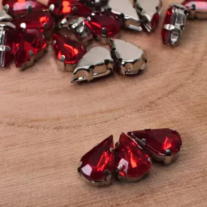 Našívací akrylové kamínky 10x6mm v kotlíku - červené