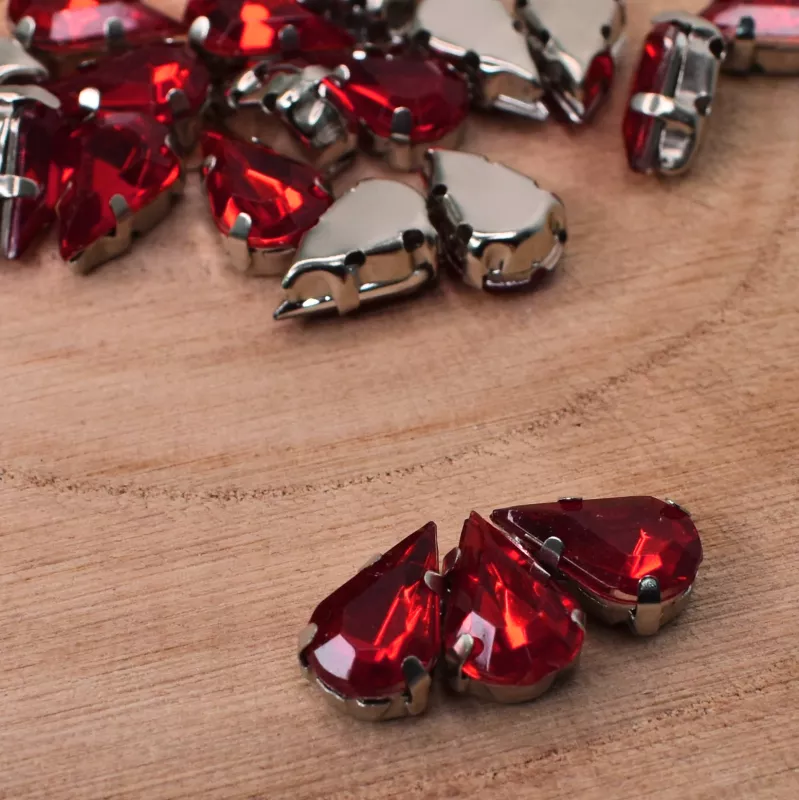 Našívací akrylové kamínky 10x6mm v kotlíku - červené