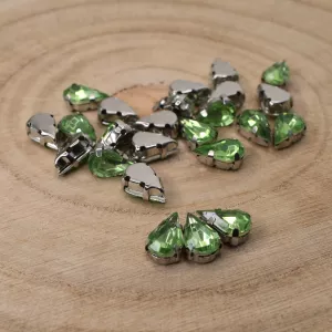 Našívací akrylové kamínky 10x6mm v kotlíku - zelené sv.