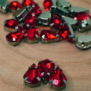 Našívací akrylové kamínky 13x8mm v kotlíku - světle červené