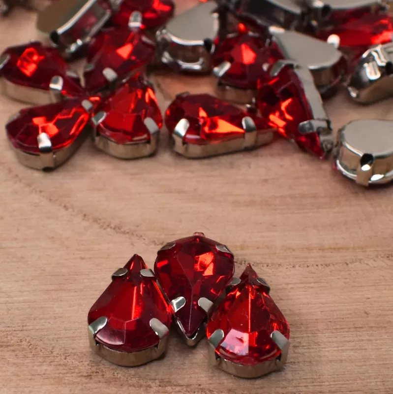 Našívací akrylové kamínky 13x8mm v kotlíku - světle červené