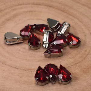 Našívací akrylové kamínky 13x8mm v kotlíku - tmavě červené 